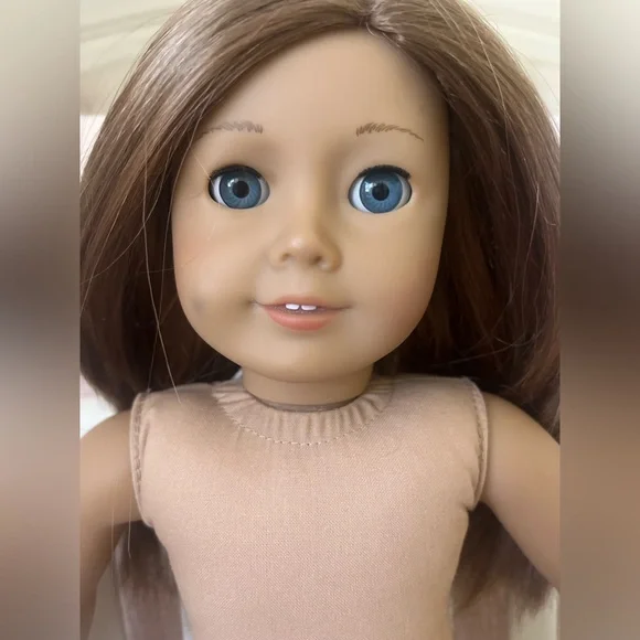 American Girl Doll 2011 with Brown Hair & Blue Eyes TM #39? - Picture 3 of 12